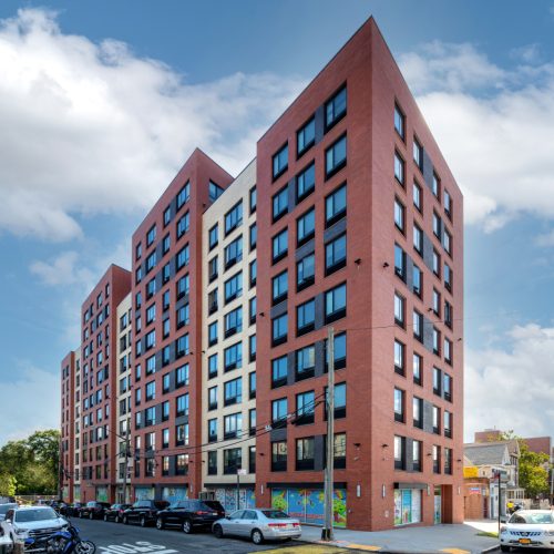 211213 em 3084 webster ave 02 high res 1391x1200